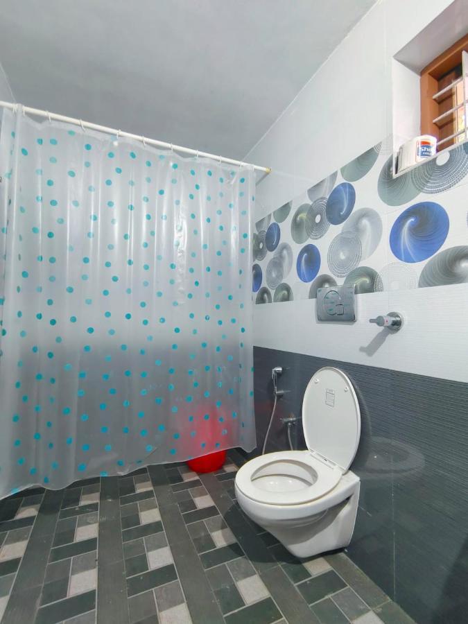 White Sands Homestay Turavur Экстерьер фото