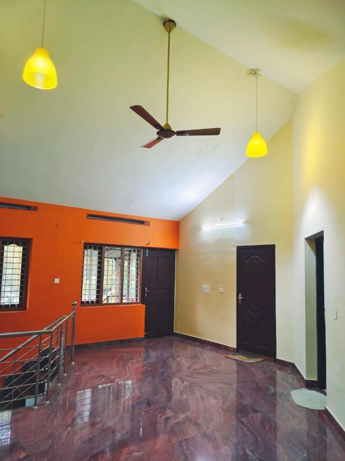 White Sands Homestay Turavur Экстерьер фото