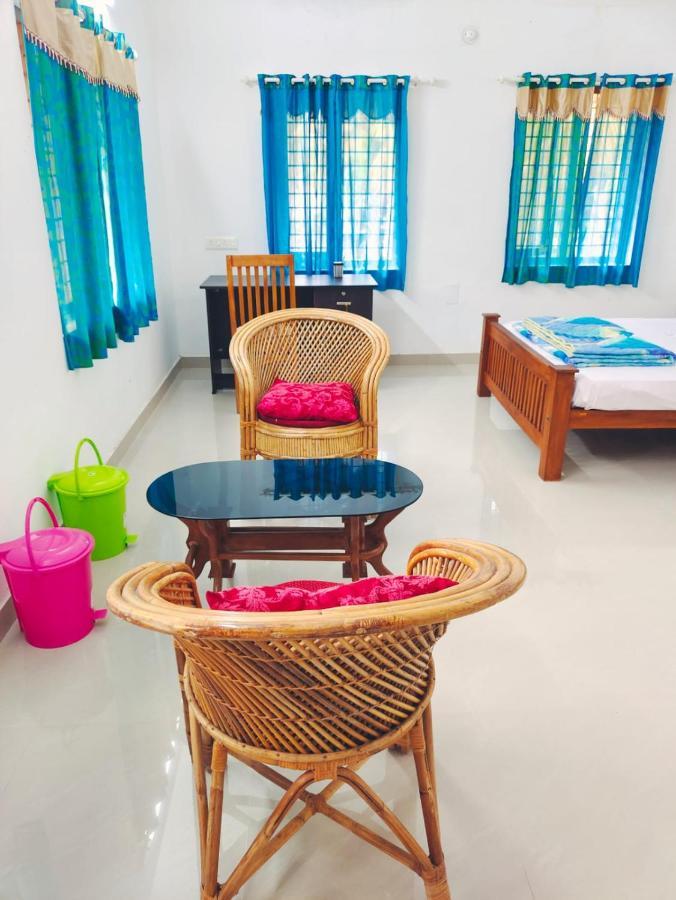 White Sands Homestay Turavur Экстерьер фото